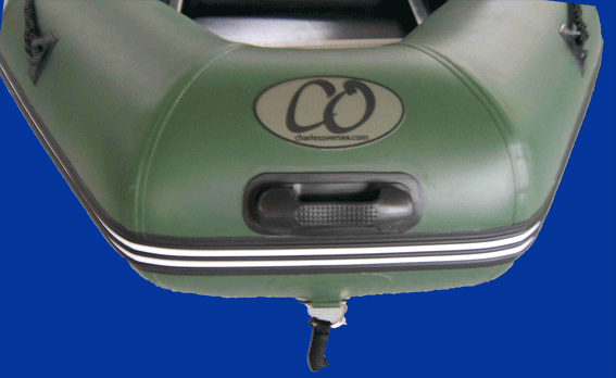 Bateau vert olive Bateau vert olive