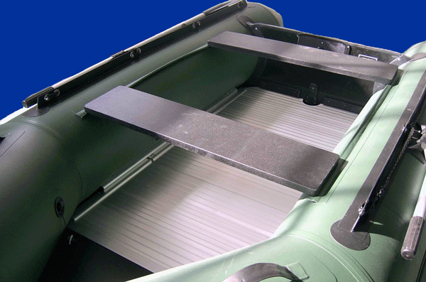 Bateau peche vert olive Bateau peche vert olive